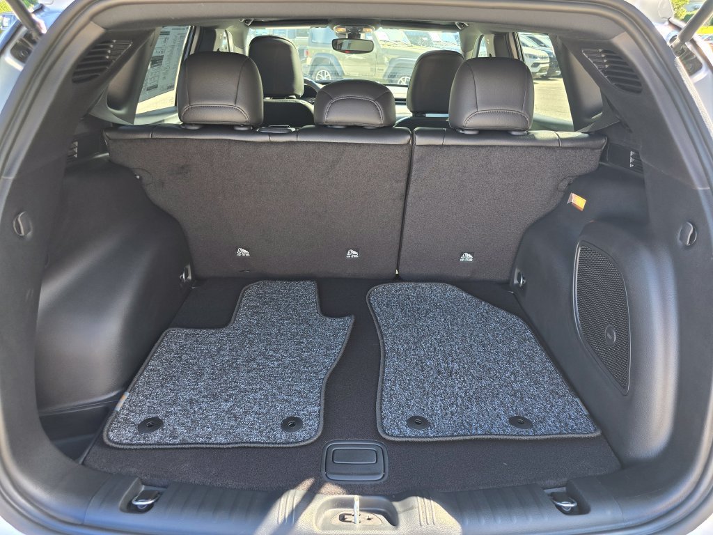 New 2026 Jeep Compass Latitude AWD/4WD image 13