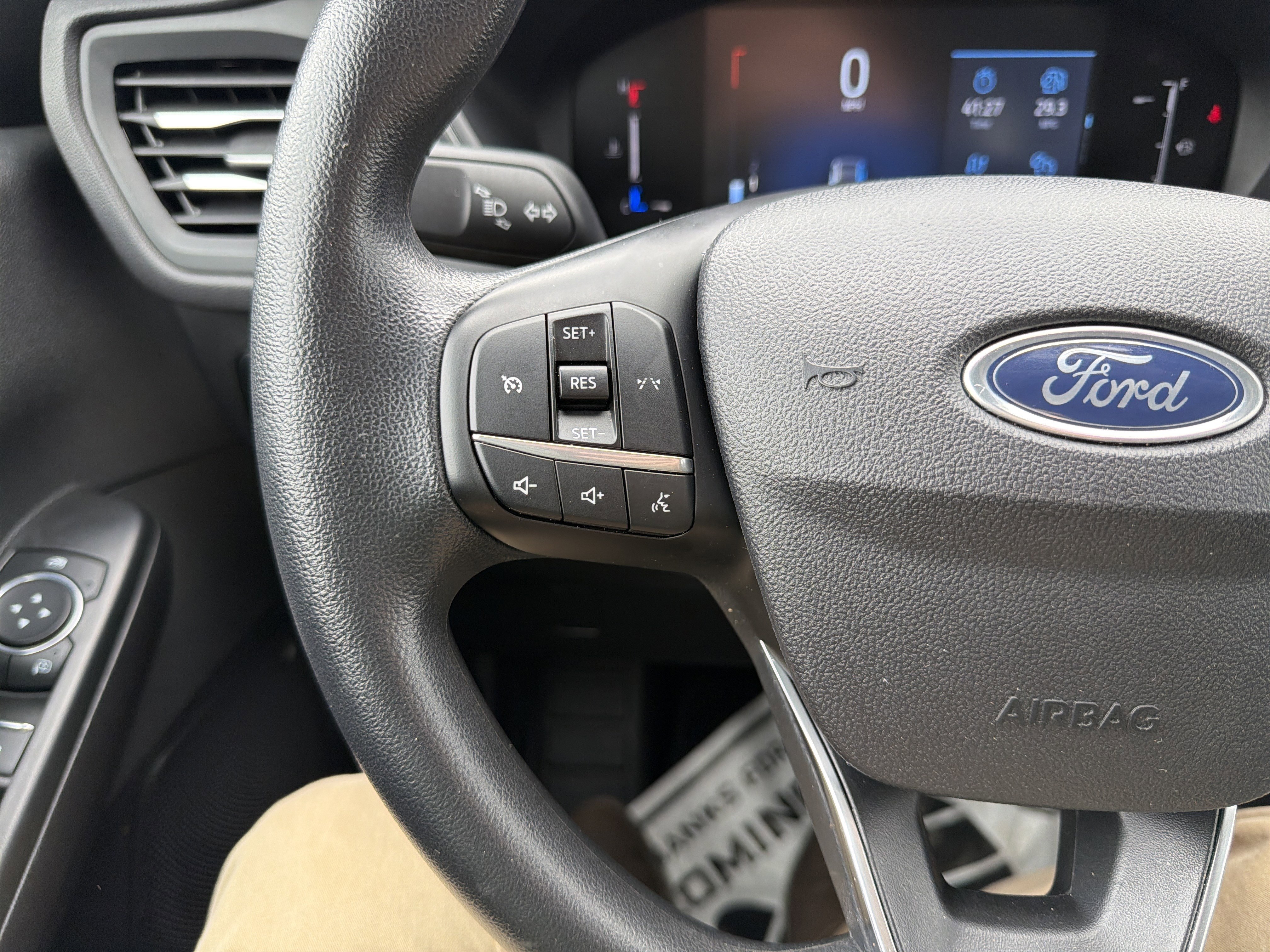 Used 2025 Ford Escape Active AWD/4WD image 14