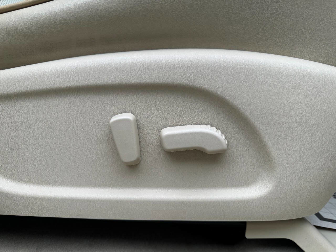 Used 2014 INFINITI QX60 AWD w/ Premium Package image 38