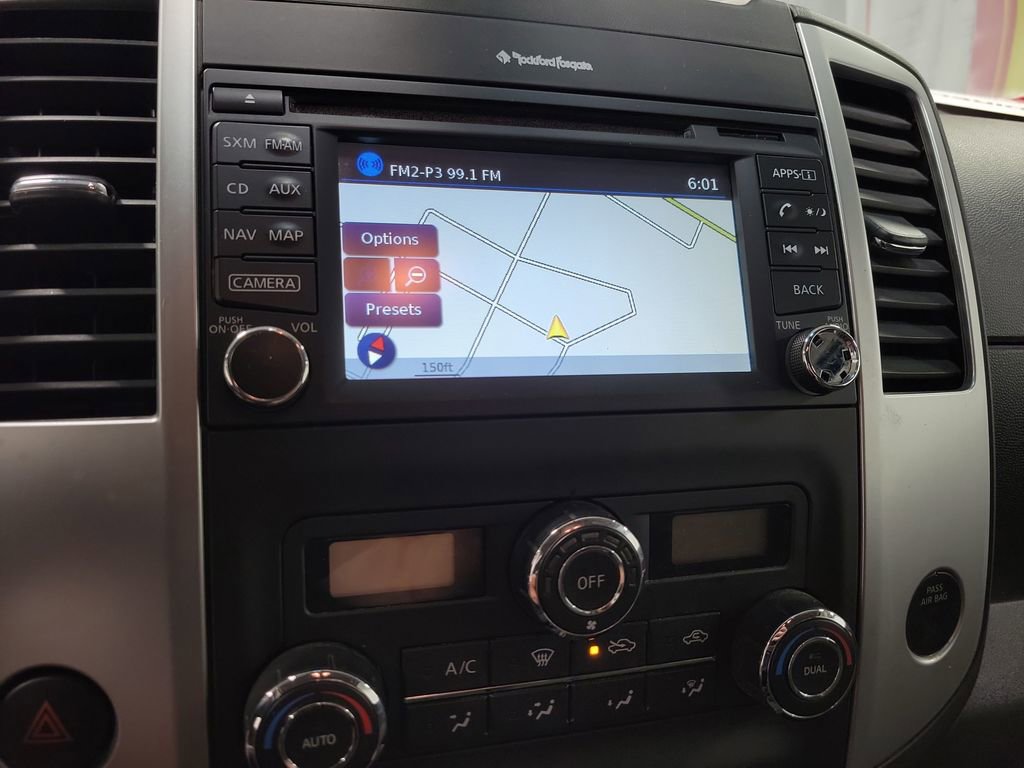 Used 2018 Nissan Frontier PRO-4X image 18