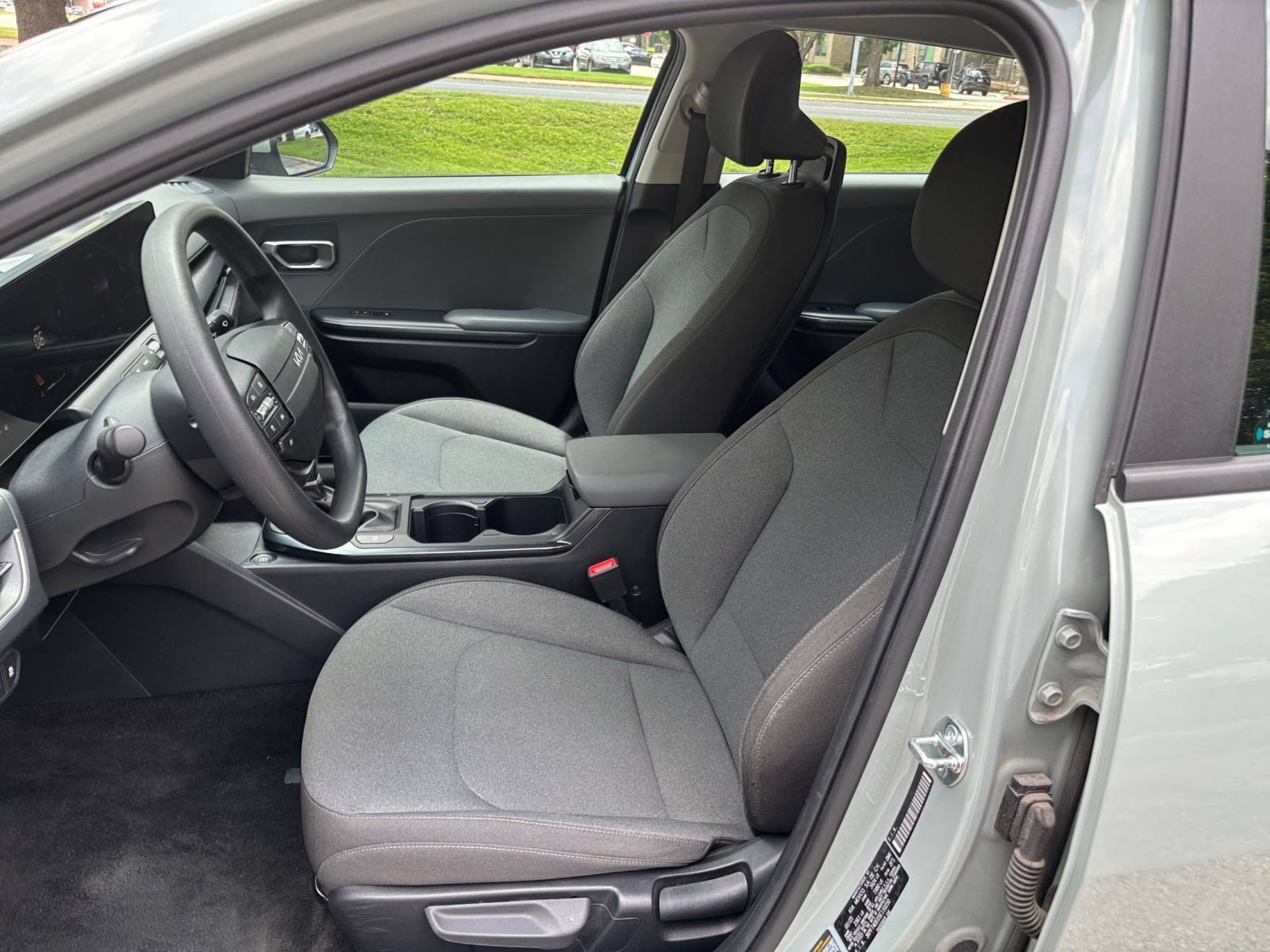 Used 2025 Kia K4 FWD image 31