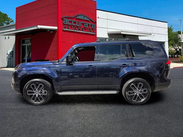 Used 2024 Lexus GX 550 AWD/4WD image 2