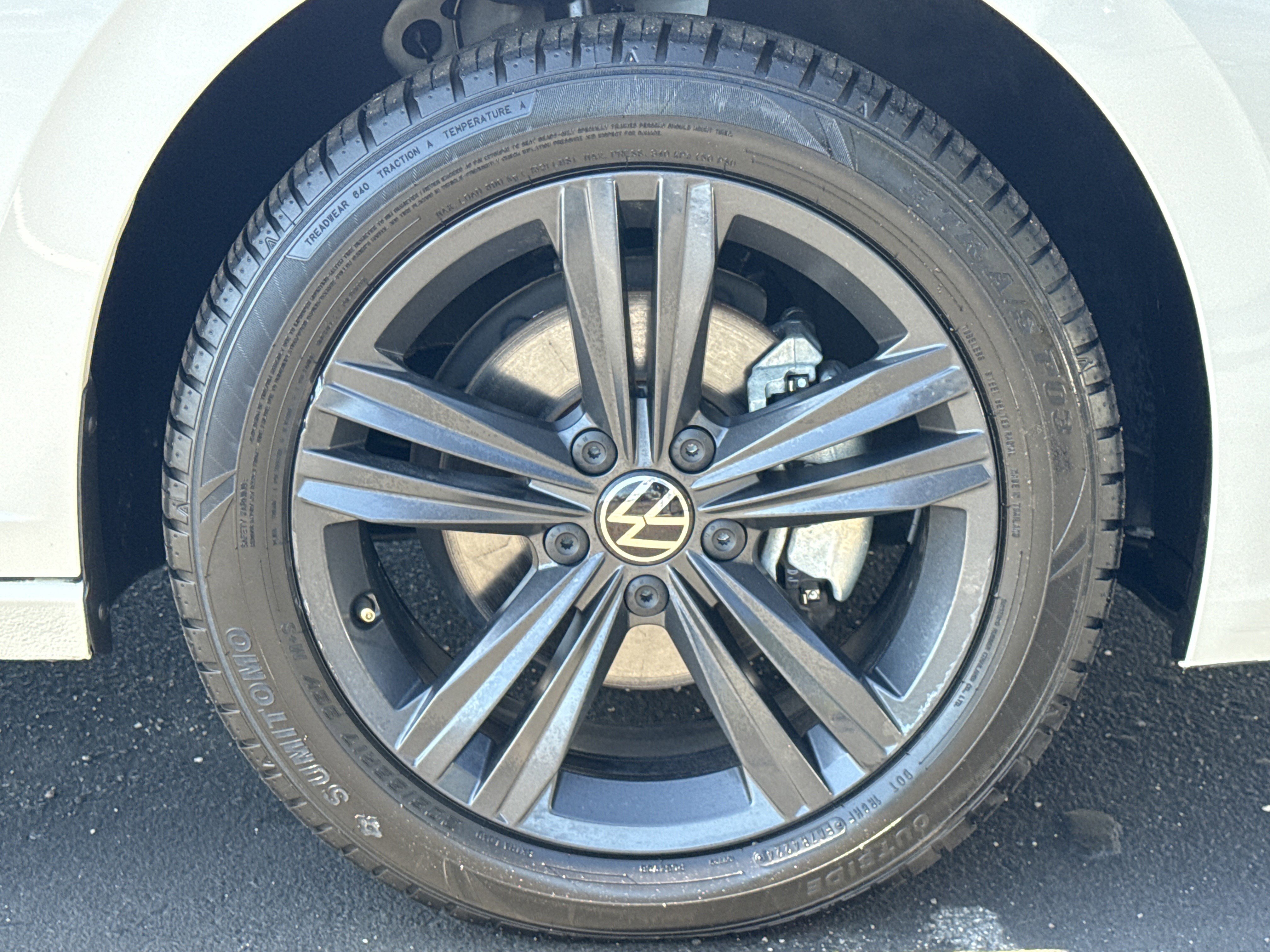 Used 2023 Volkswagen Jetta SE w/ Panoramic Sunroof Package image 13