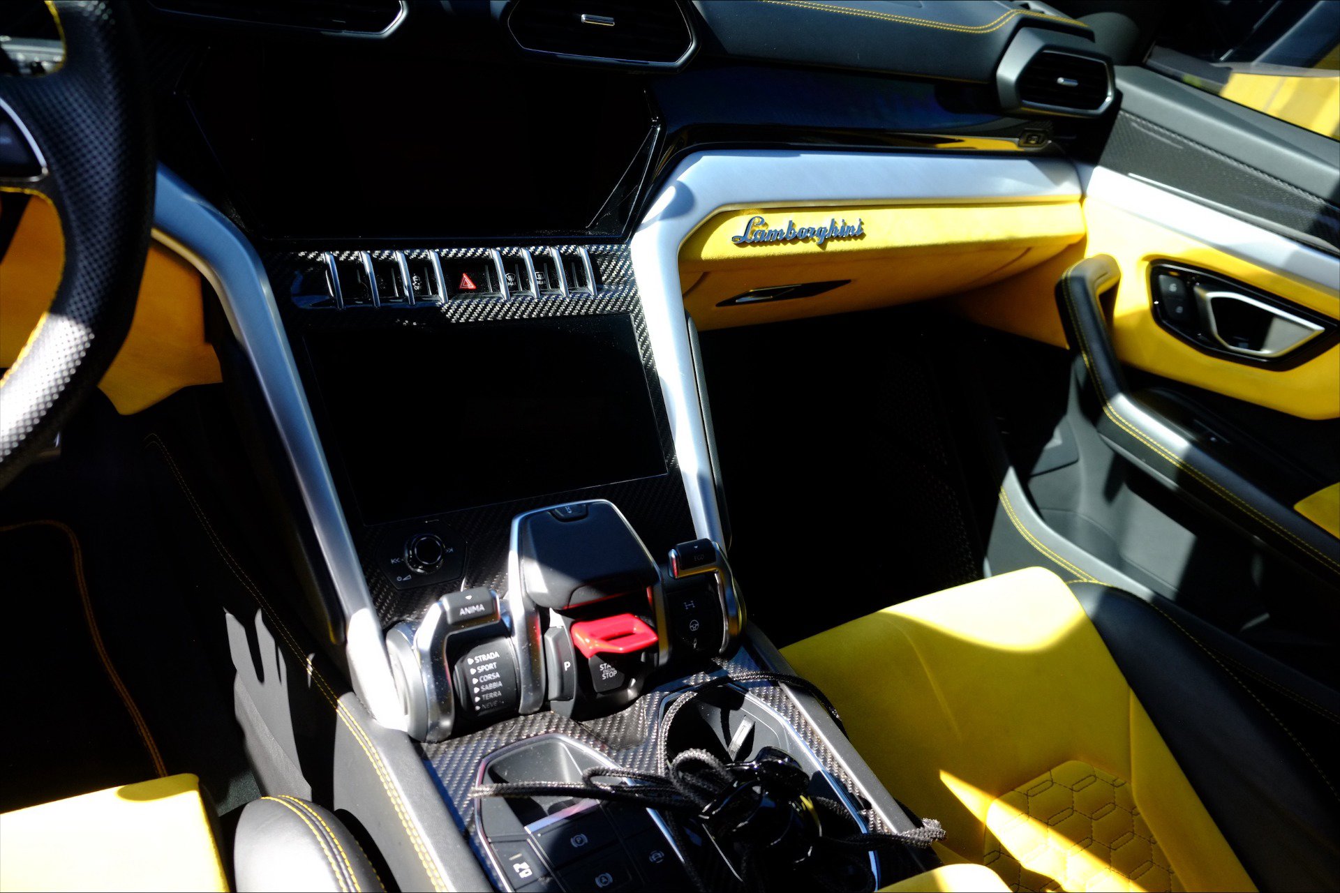 Used 2021 Lamborghini Urus AWD/4WD image 31