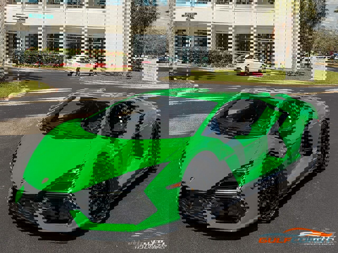 Used 2024 Lamborghini Revuelto image 10