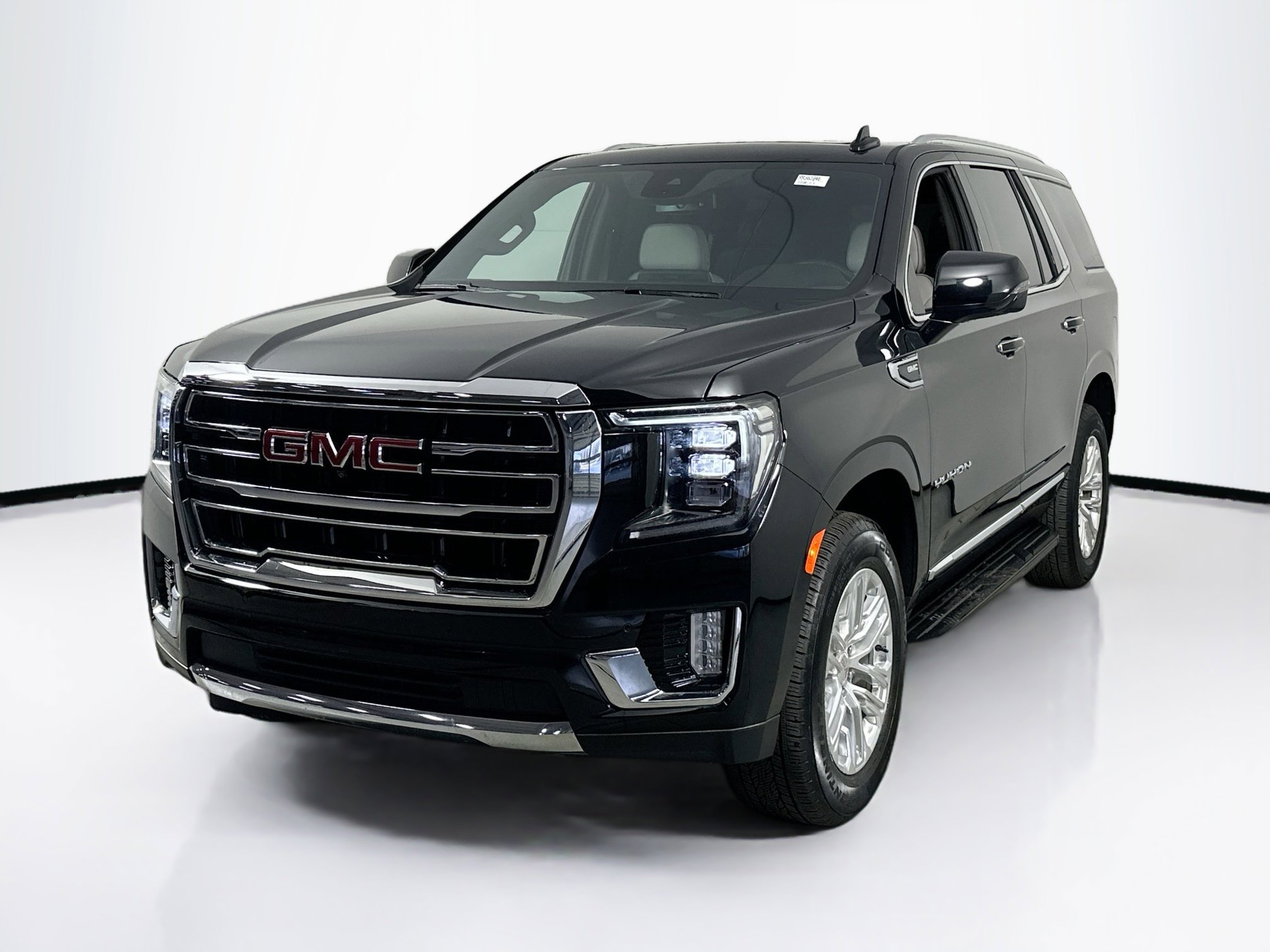 Used 2024 GMC Yukon SLT w/ SLT Luxury Package