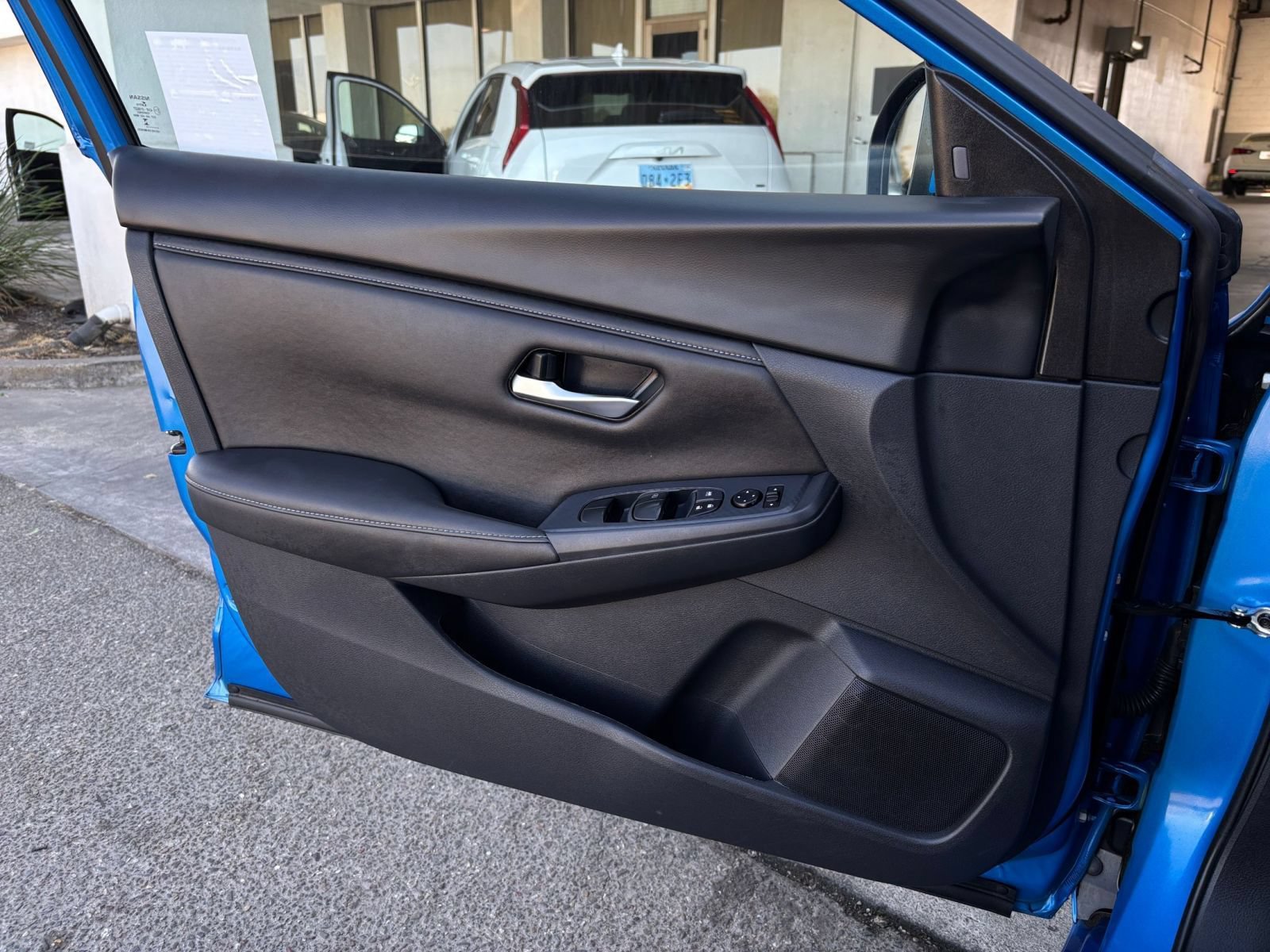 Used 2025 Nissan Sentra SV FWD image 18