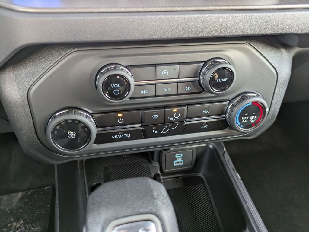 New 2025 Ford Bronco 4-Door image 33