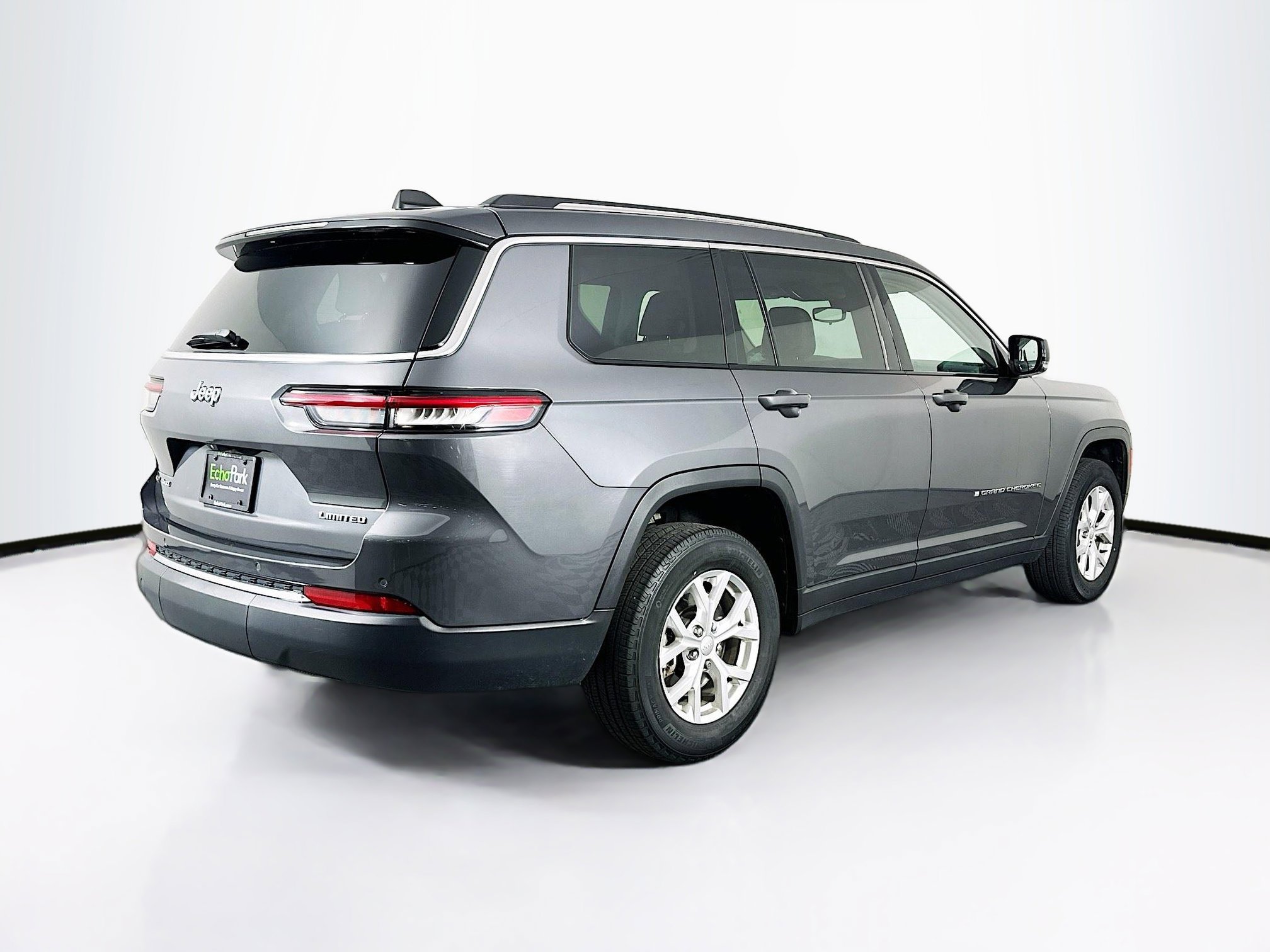 Used 2023 Jeep Grand Cherokee L Limited AWD/4WD image 9