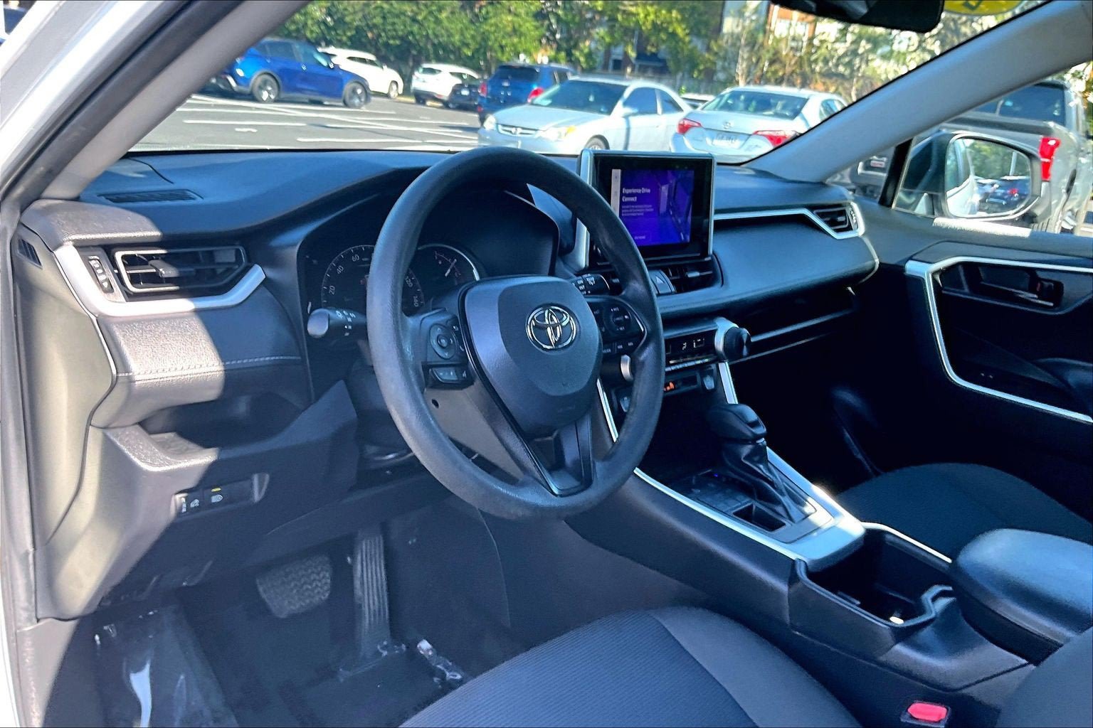Used 2023 Toyota RAV4 LE AWD/4WD image 13