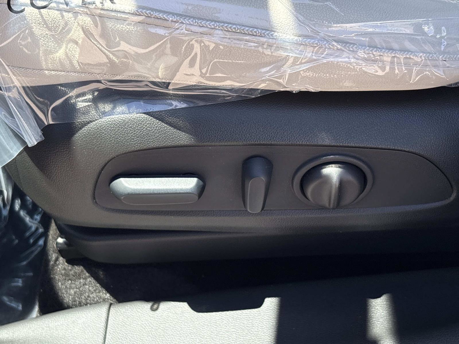 Used 2023 Buick Encore GX Preferred w/ Cold Weather Comfort Package FWD image 16