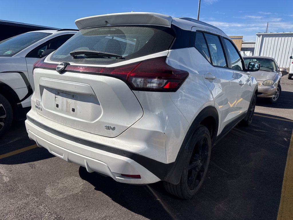 Used 2024 Nissan Kicks SV FWD image 4