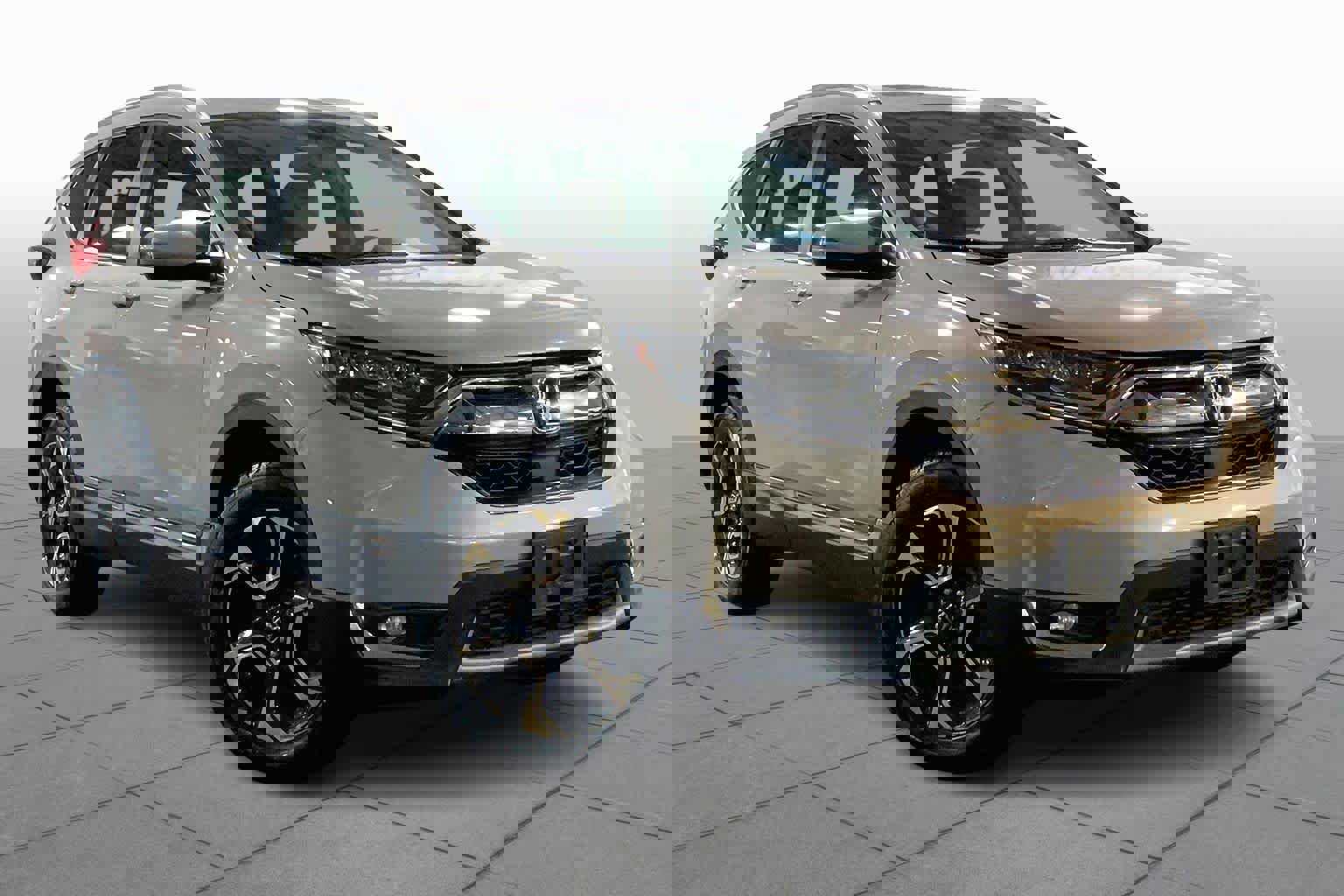 Used 2018 Honda CR-V Touring image 2