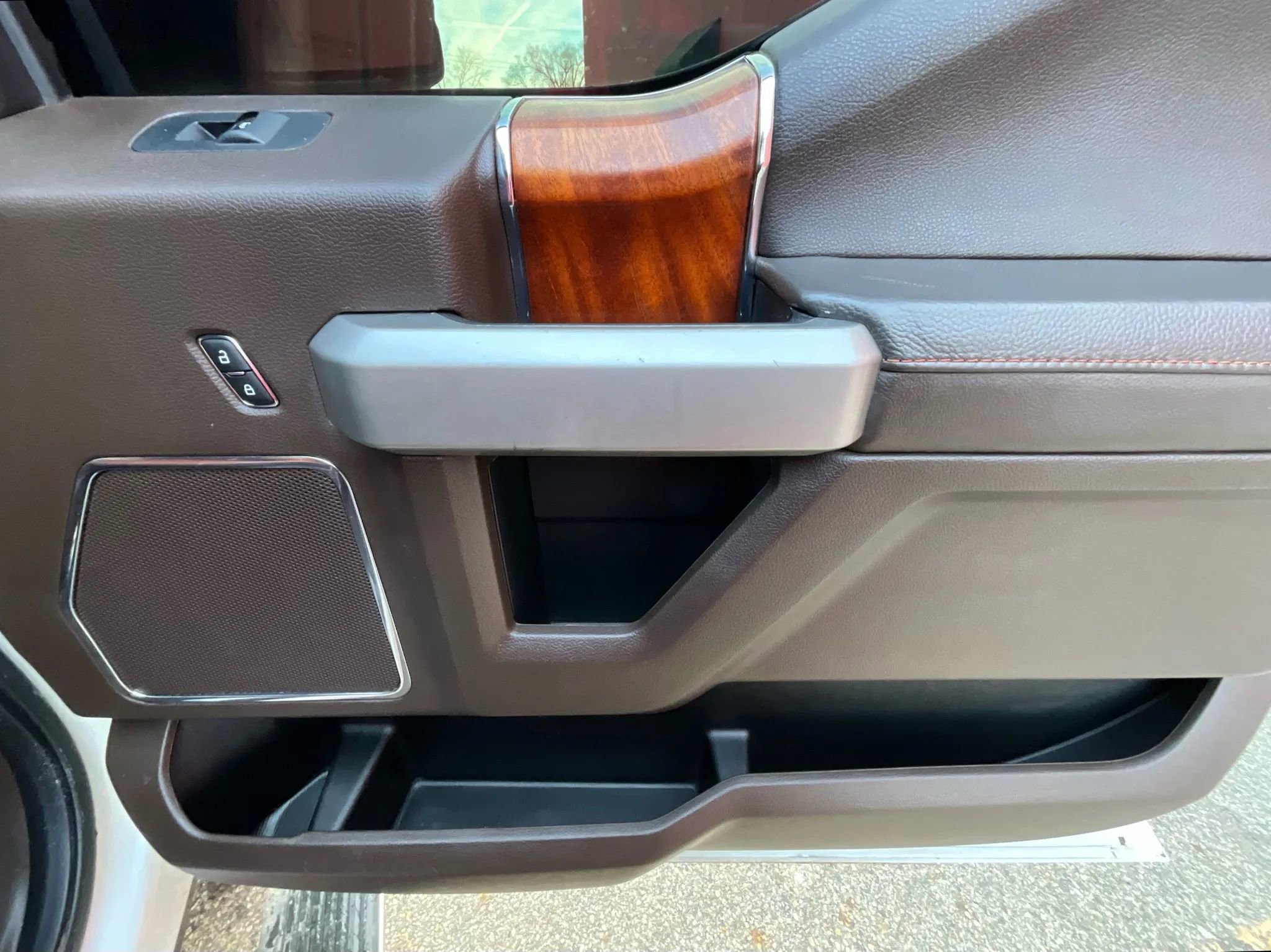 Used 2018 Ford F150 King Ranch w/ Equipment Group 601A Luxury image 28