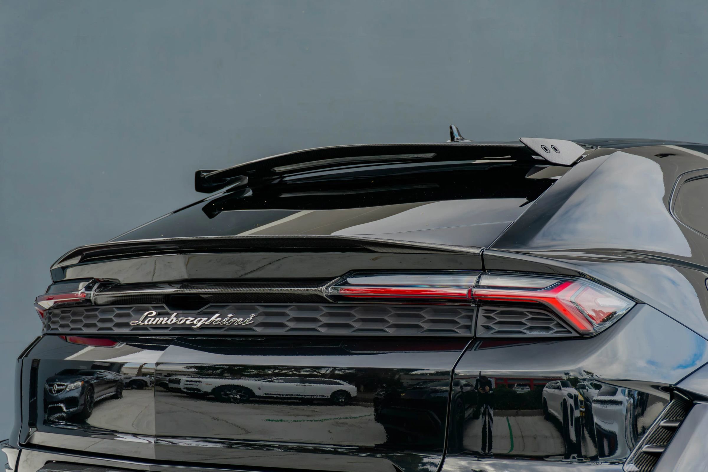 Used 2025 Lamborghini Urus SE image 45