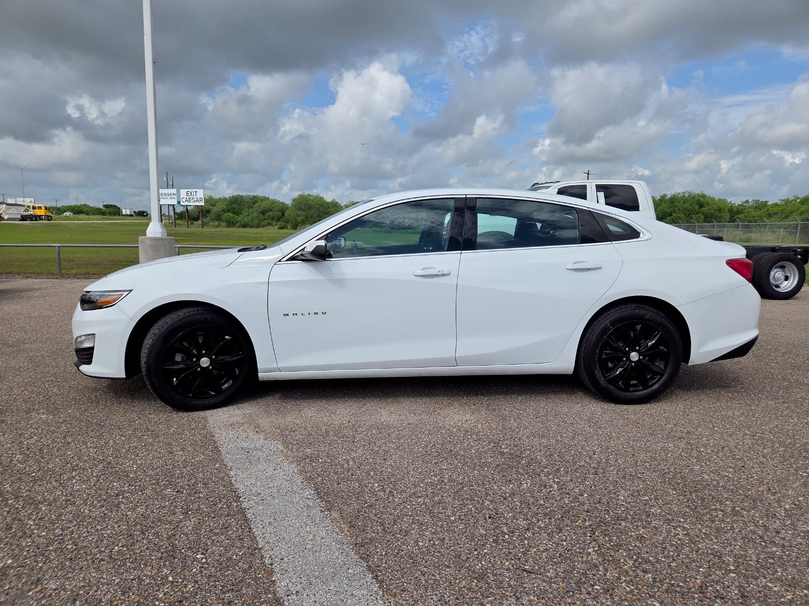 Used 2024 Chevrolet Malibu LT FWD image 4