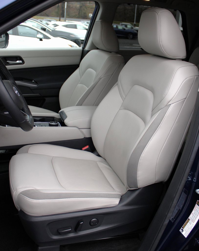 Certified 2024 Nissan Pathfinder SL image 23