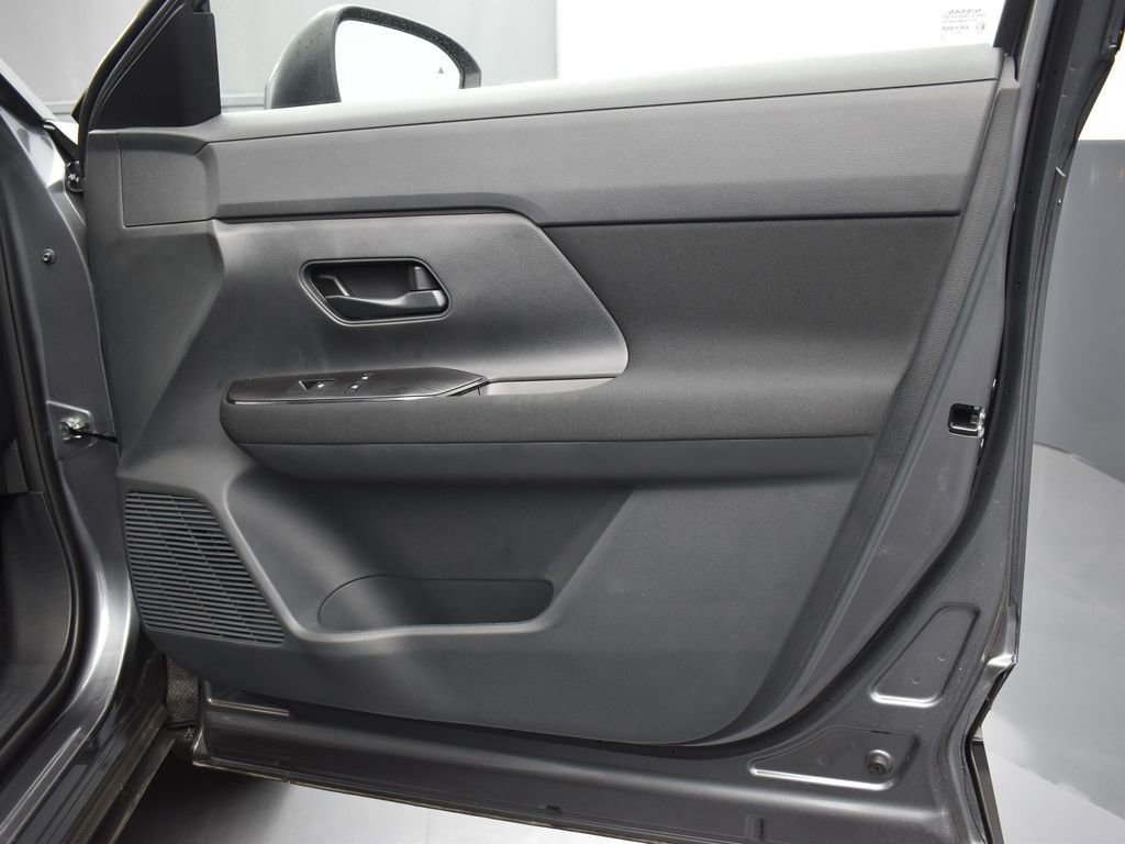 Used 2025 Nissan Kicks S image 24