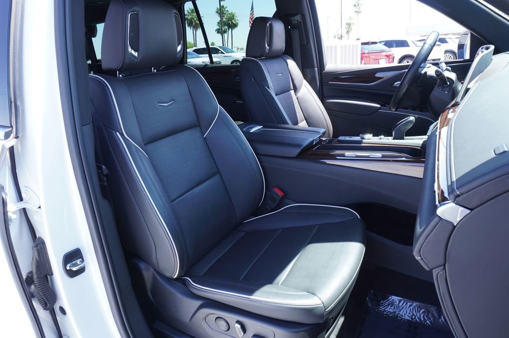 Certified 2023 Cadillac Escalade Premium Luxury AWD/4WD image 13