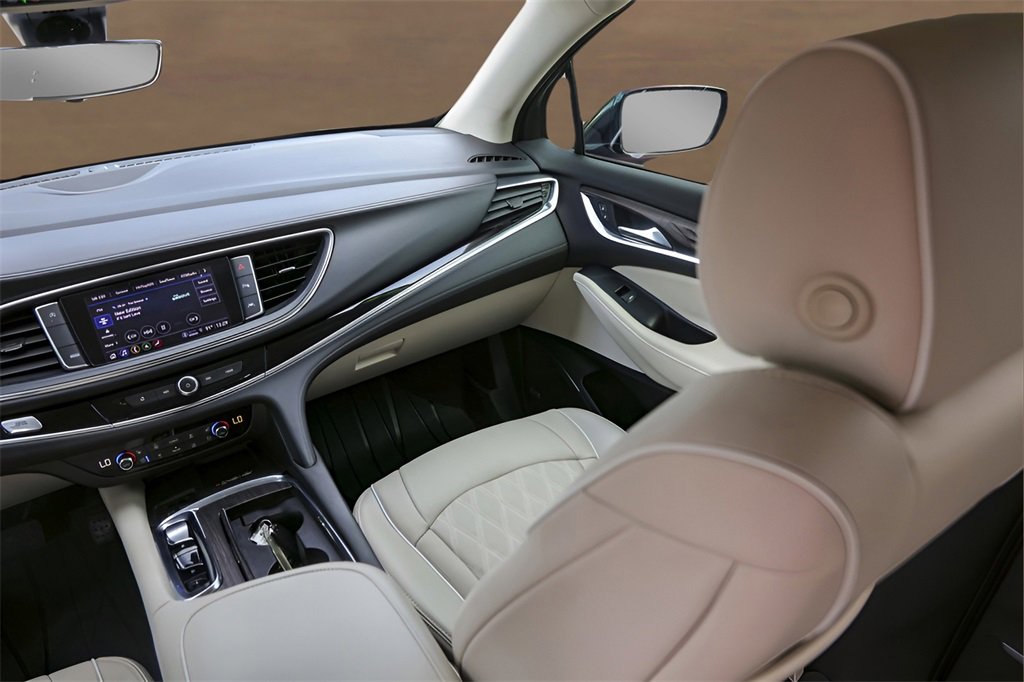 Used 2022 Buick Enclave Avenir w/ Avenir Technology Package image 28