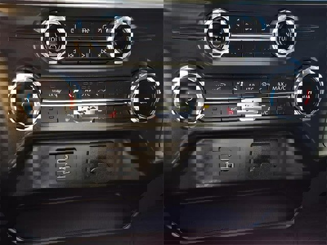 Certified 2022 Ford F150 XLT w/ Equipment Group 302A High image 17