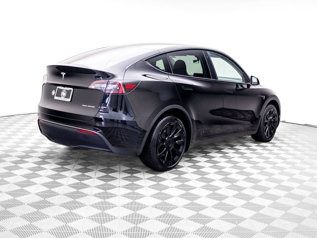 Used 2023 Tesla Model Y Long Range AWD/4WD image 7