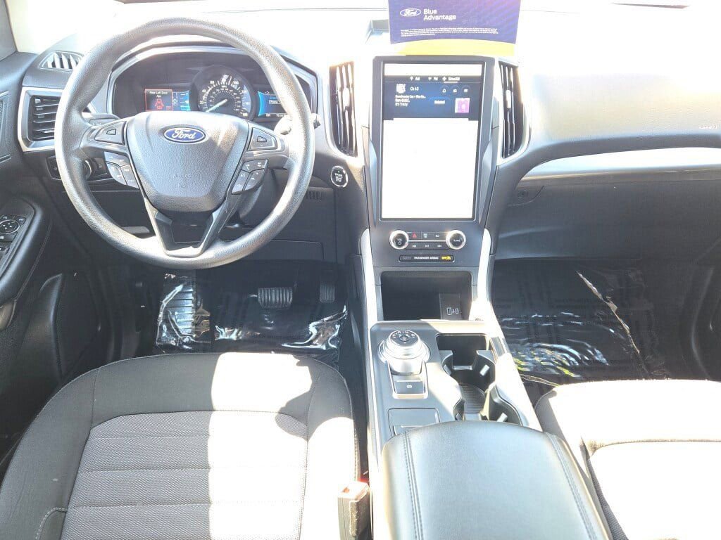 Certified 2024 Ford Edge SE w/ Black Appearance Package image 19