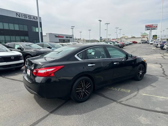 Used 2016 Nissan Altima 2.5 FWD image 12