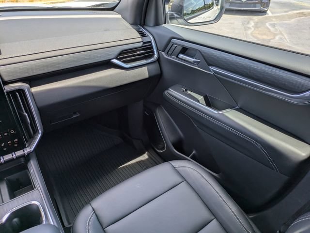 Used 2026 GMC Acadia Elevation w/ Elevation Premium Package FWD image 19