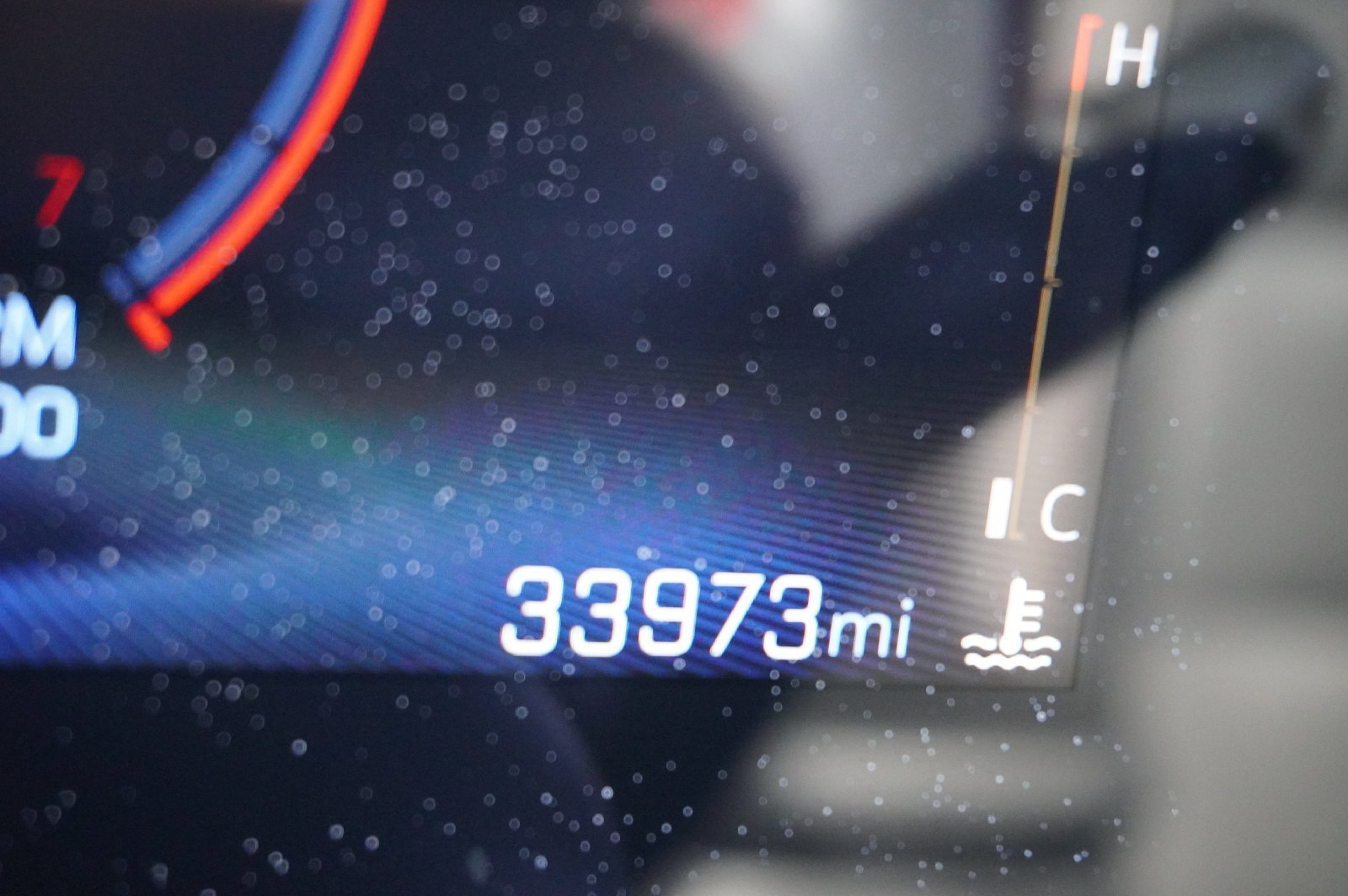 Used 2024 Chevrolet Trax RS w/ Sunroof Package FWD image 8