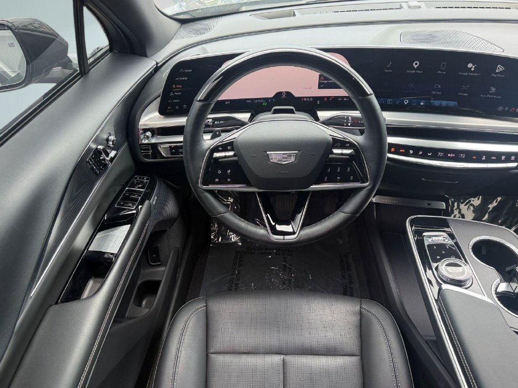 Certified 2024 Cadillac Lyriq Luxury AWD/4WD image 14