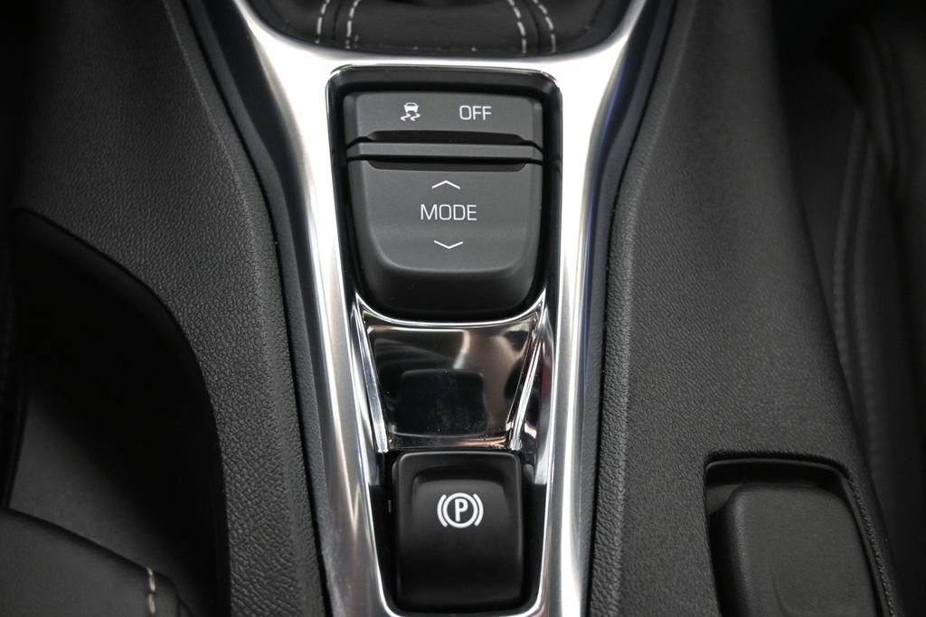 Used 2018 Chevrolet Camaro SS RWD image 31