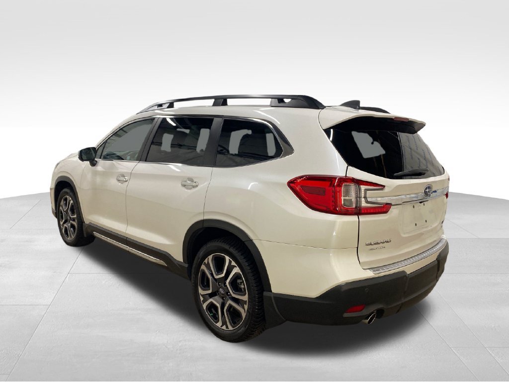 Certified 2023 Subaru Ascent Touring AWD/4WD image 2