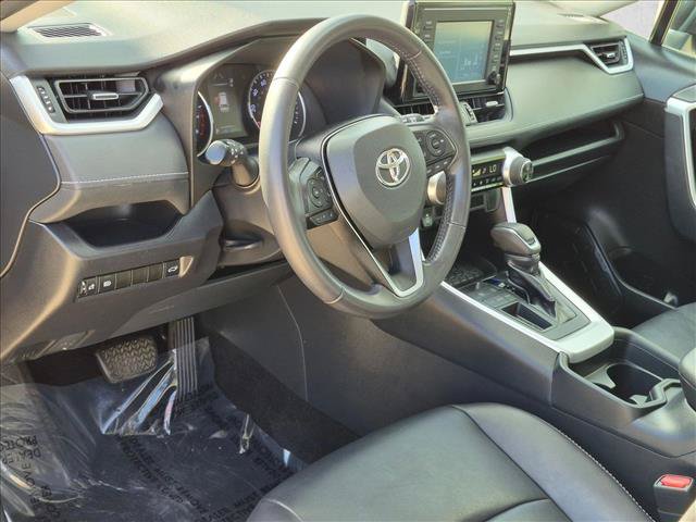 Used 2019 Toyota RAV4 XLE Premium FWD image 9
