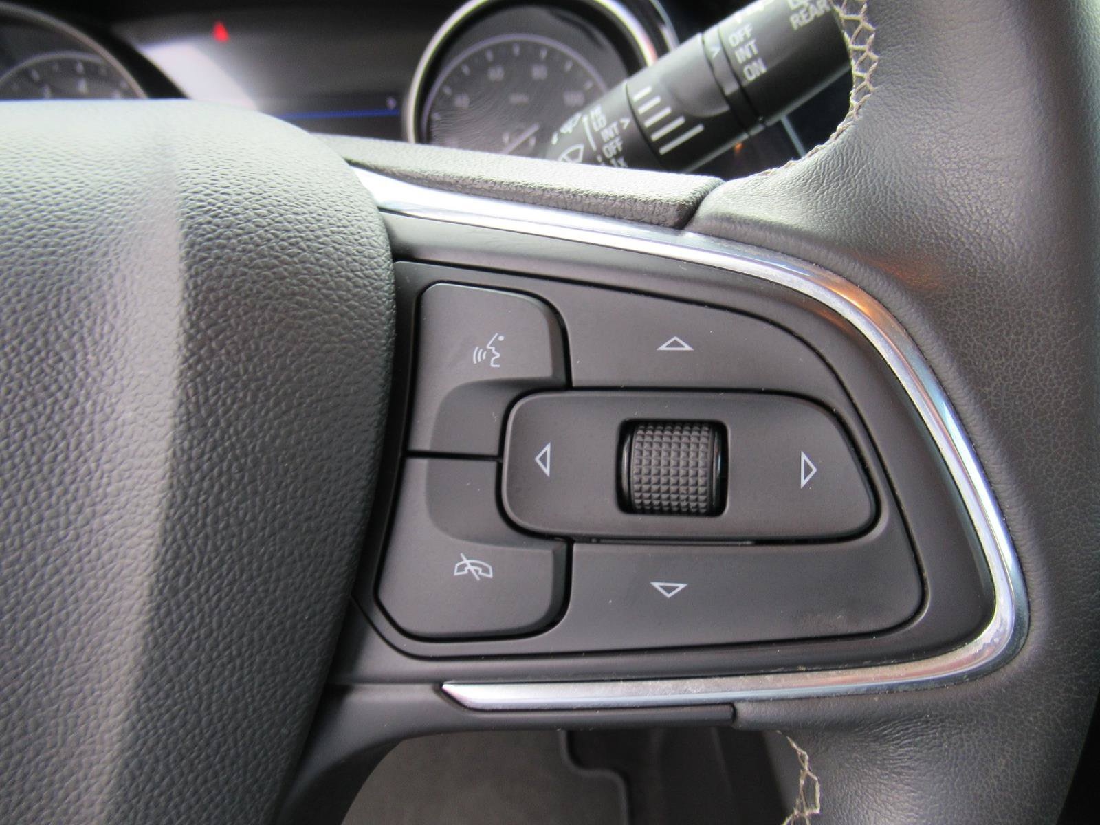 Used 2023 Buick Encore GX Select w/ Sport Touring Package FWD image 22