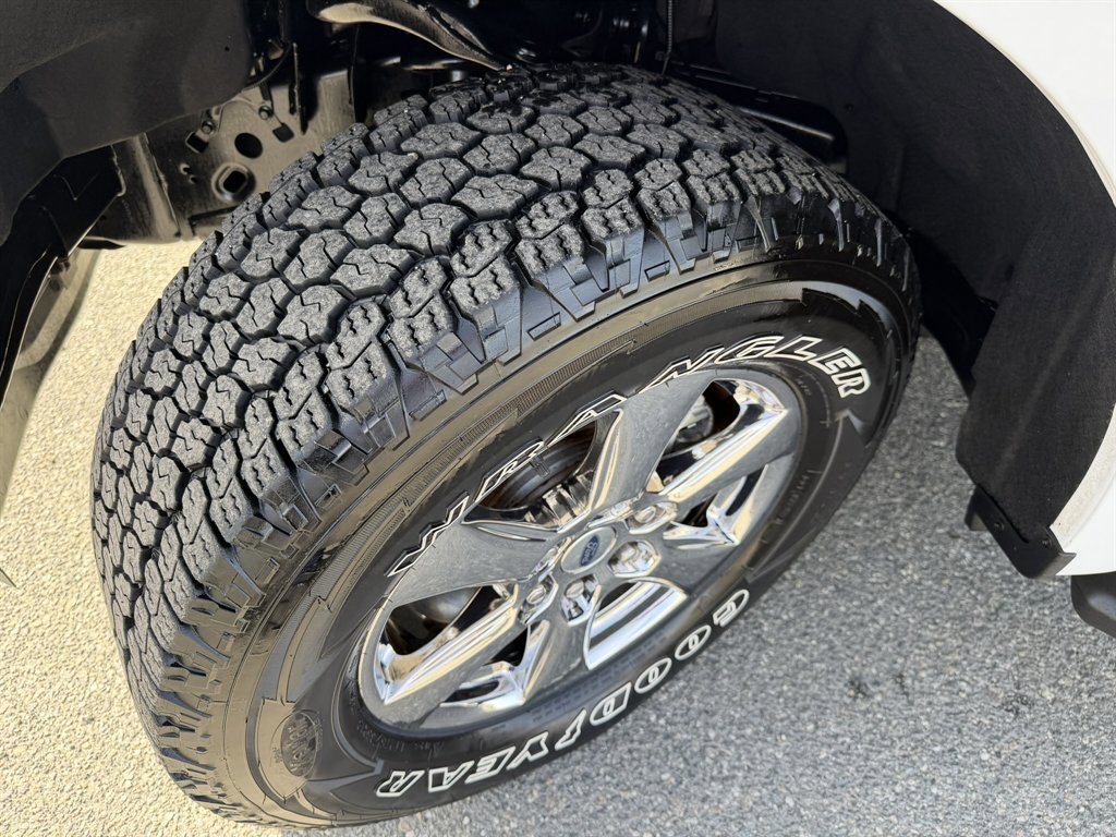 Used 2019 Ford F150 XLT w/ Equipment Group 302A Luxury image 24