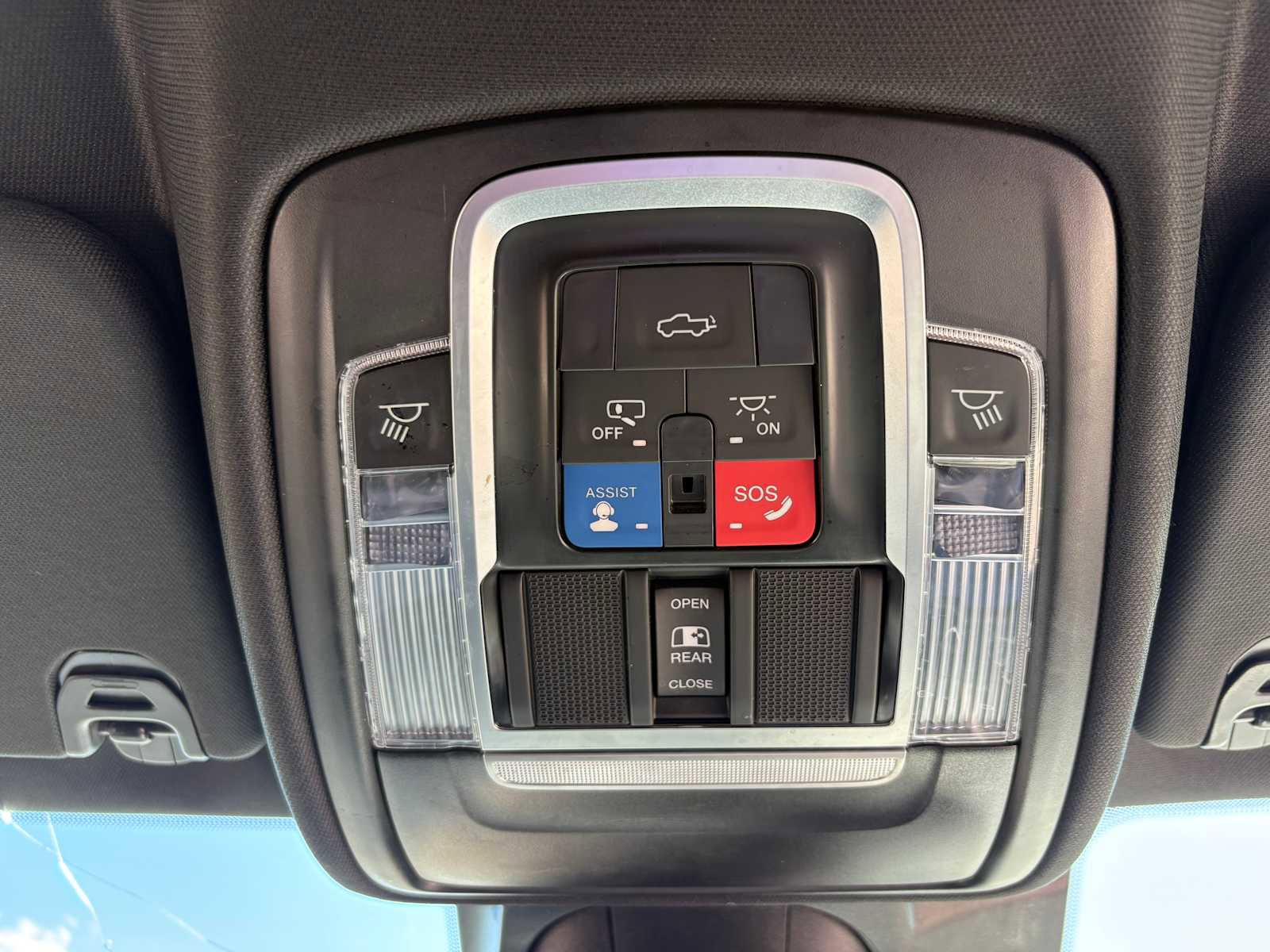 Used 2023 RAM 1500 Laramie AWD/4WD image 23