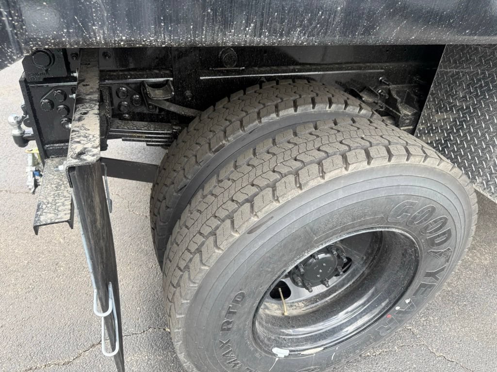 New 2025 Ford F750 2WD Regular Cab Super Duty image 41