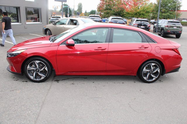 Used 2022 Hyundai Elantra Limited image 7