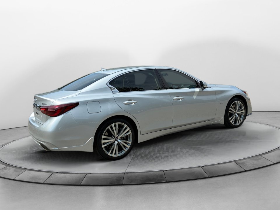Used 2018 INFINITI Q50 Sport w/ Sensory Package (Sport) AWD/4WD image 7