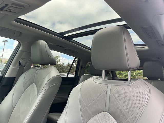 Used 2022 Toyota Highlander Platinum AWD/4WD image 36