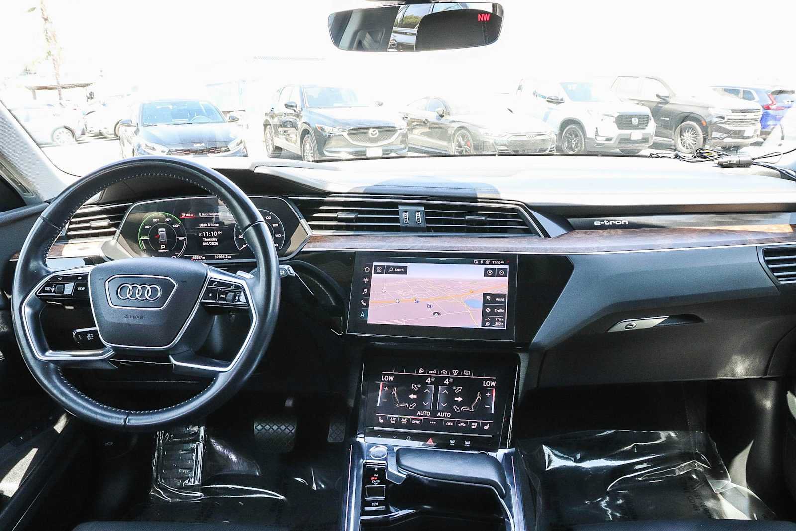 Used 2019 Audi e-tron Prestige w/ Prestige Package AWD/4WD image 18