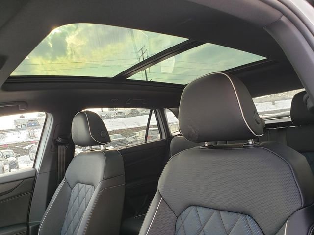 New 2026 Volkswagen Atlas Cross Sport SEL Premium R-Line image 7