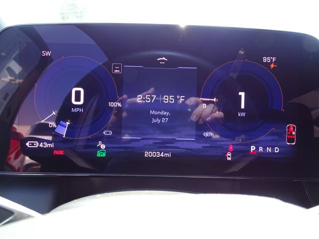Certified 2024 Chevrolet Equinox EV LT FWD image 12