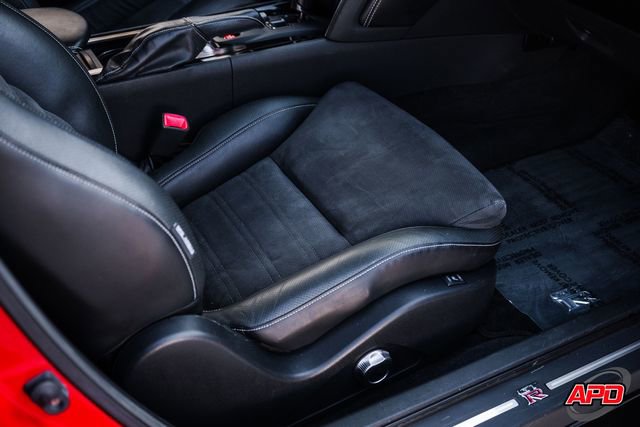 Used 2014 Nissan GT-R Premium image 75