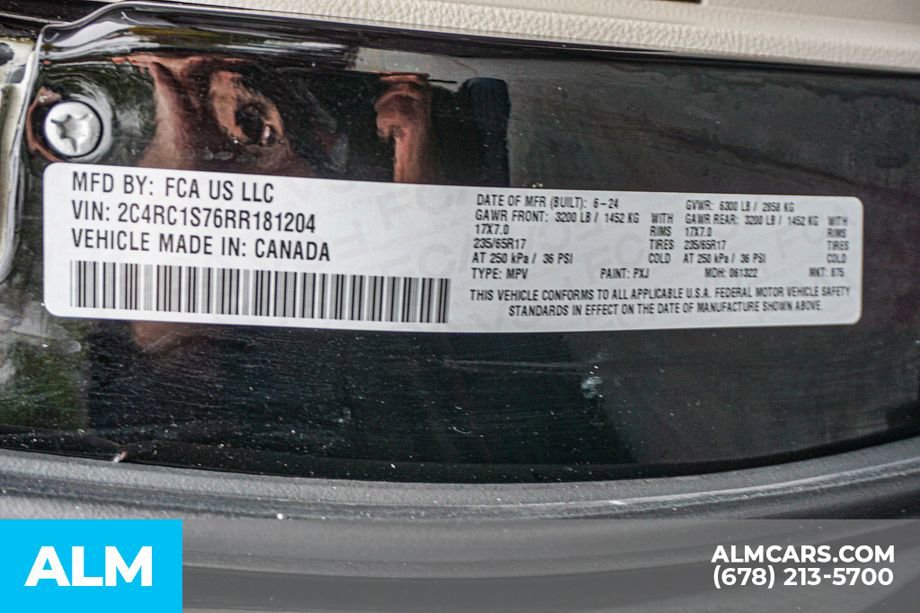 Used 2024 Chrysler Pacifica Select image 60