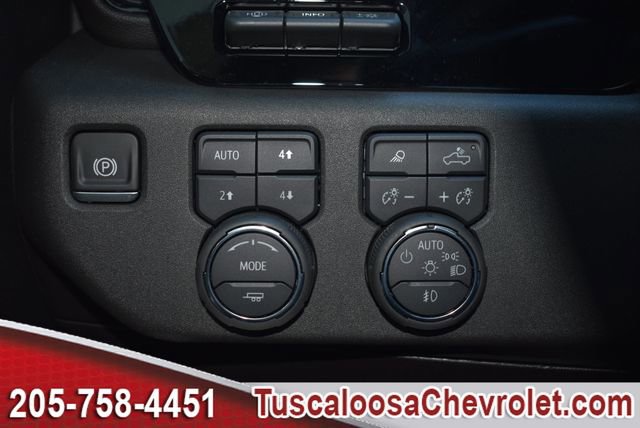 Used 2025 Chevrolet Silverado 2500 ZR2 w/ Technology Package image 41