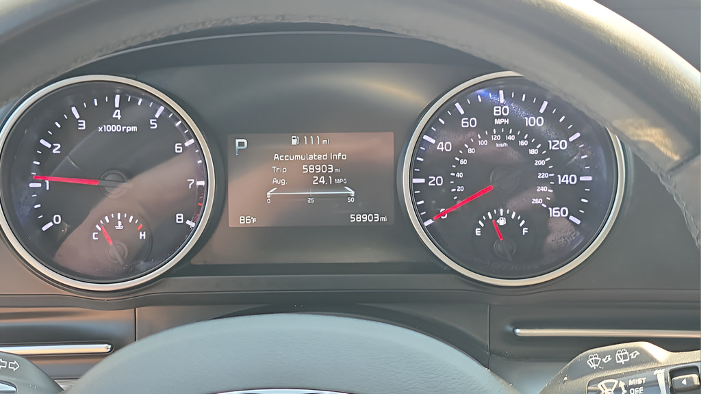 Used 2024 Kia Carnival LX FWD image 18