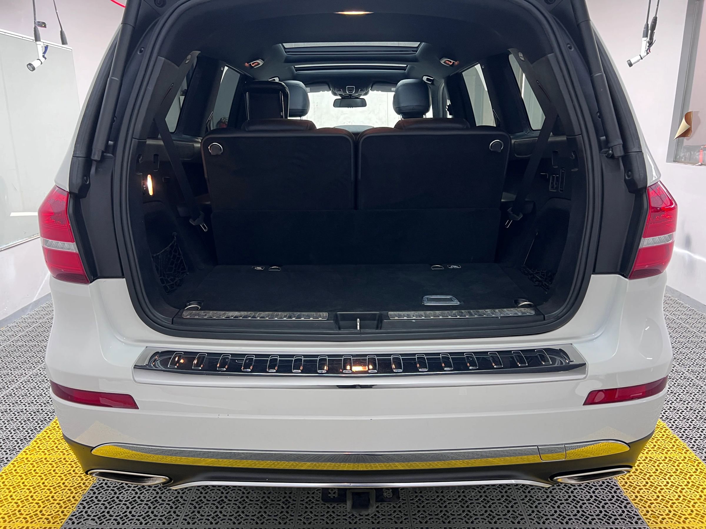 Used 2017 Mercedes-Benz GLS 450 GLS 450 Sport Utility 4D image 17