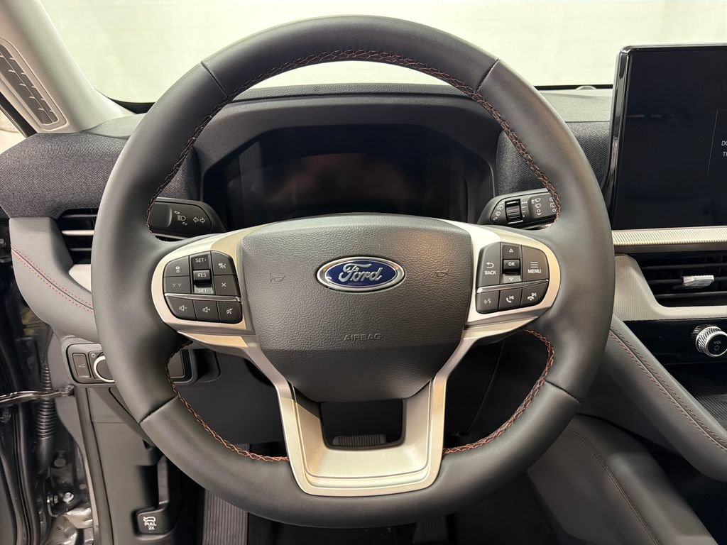 New 2026 Ford Explorer Active RWD image 17